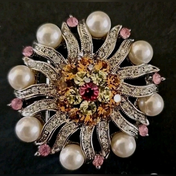 Beautiful Multi-Colored Rhinestone Costume Jewelry Brooch with Faux Pearls! - Picture 1 of 6